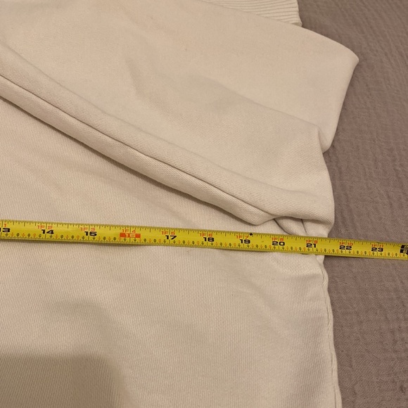 AGOLDE Klara V- neck Sweatshirt. Size M 100% cotton . - Picture 8 of 14